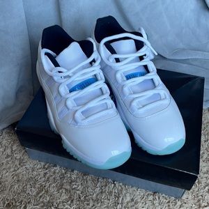 COPY - Air Jordan 11 retro low size 8.5